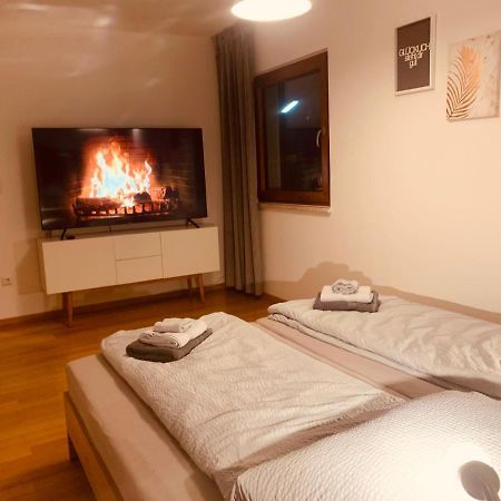 modern&cozy 2 Zimmer Wohnung, Balkon, Parkplatz Salzweg Exterior foto